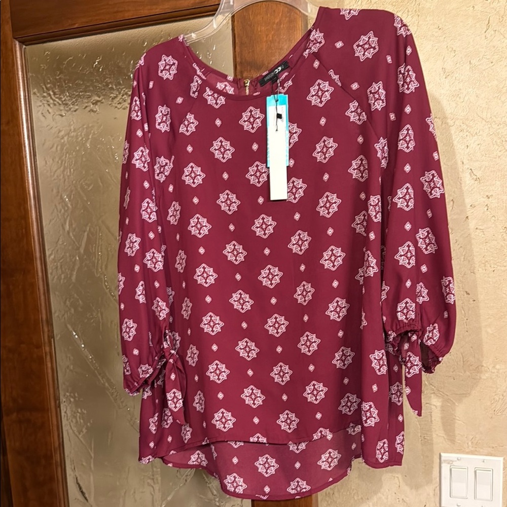 Papermoon Red and White 3/4 Sleeve Relaxed Blouse